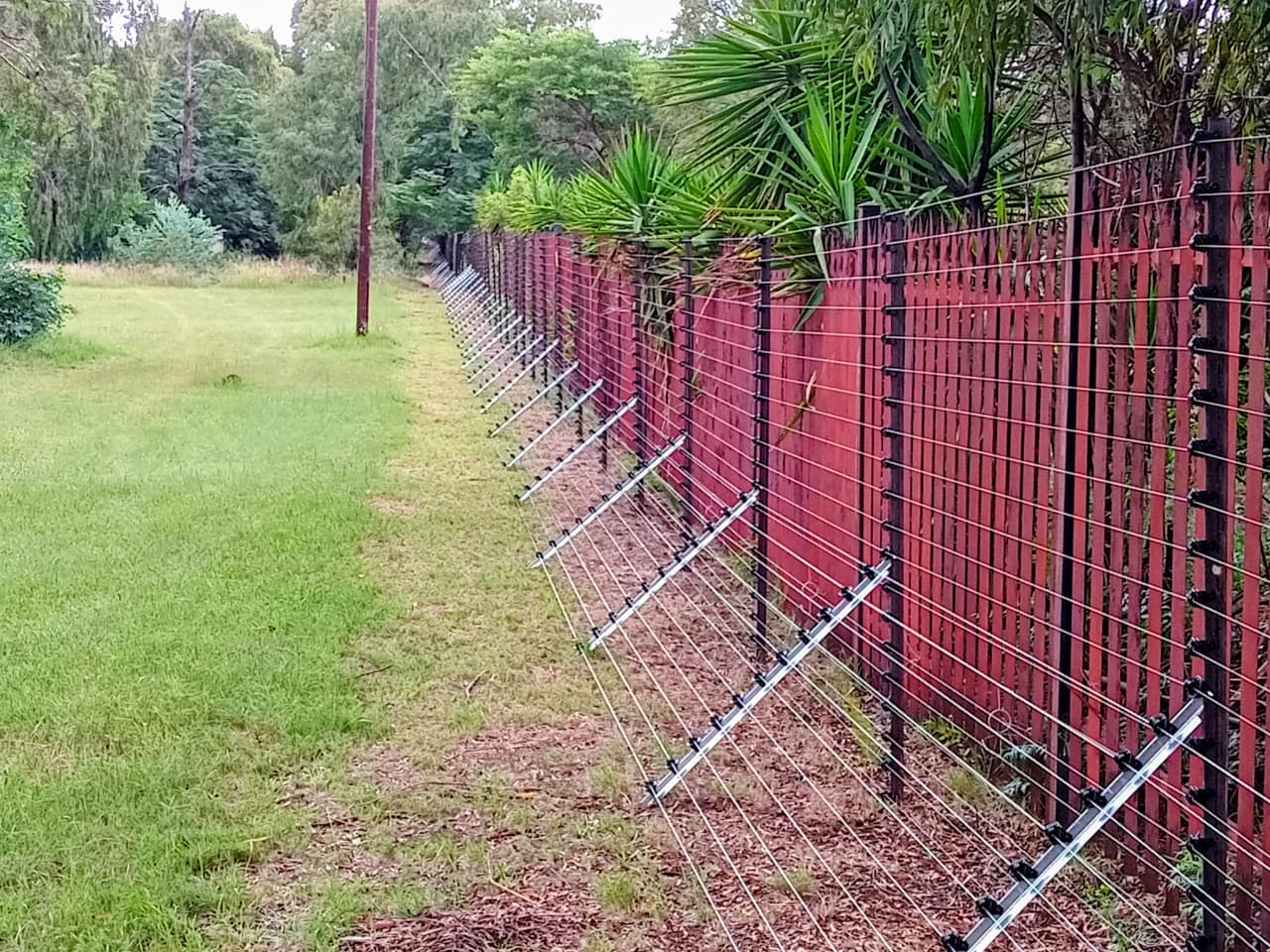 11 line Skirt Fence